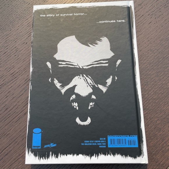 The Walking Dead hardcover graphic novel - Book Two - Picture 3 of 4